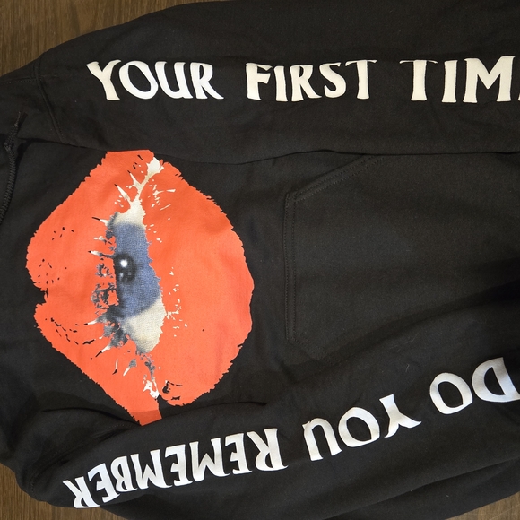 Black Hoodie with Red Lips Graphic - Picture 1 of 3